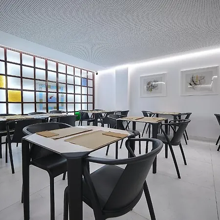 法鲁萨拉松酒店