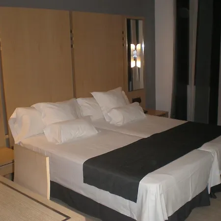 ホテル Faro Salazon 3*