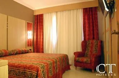 Готель Faro Salazon