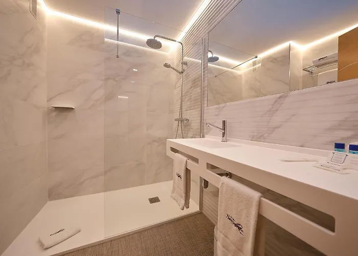 Готель Faro Salazon