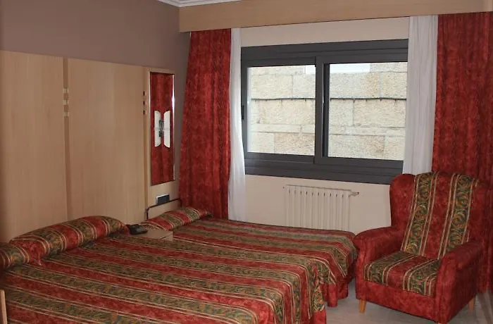 Отель Faro Salazon Санхенхо